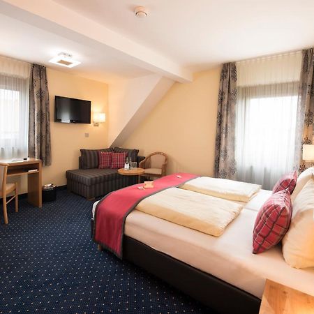 Akzent Hotel Krone Helmstadt Exterior photo