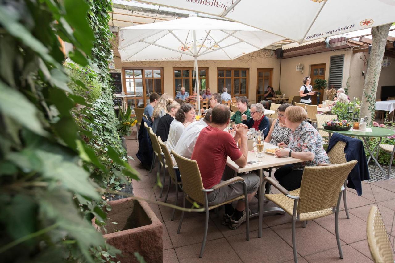Akzent Hotel Krone Helmstadt Exterior photo