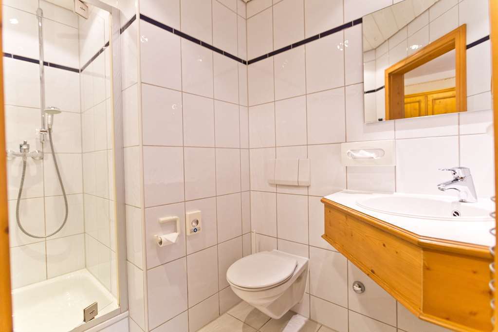Akzent Hotel Krone Helmstadt Exterior photo